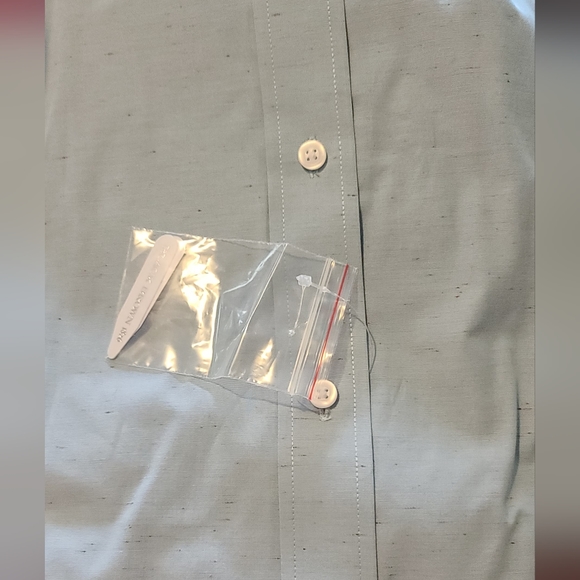 NEW Men's fitted dress shirt - Picture 6 of 7